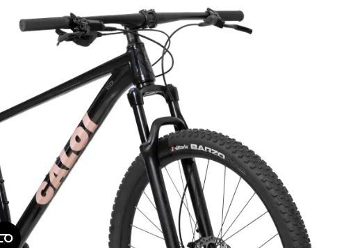 Suspensão dianteira e pneu Vittoria Barzo 29 da Caloi Explorer Sport 2026